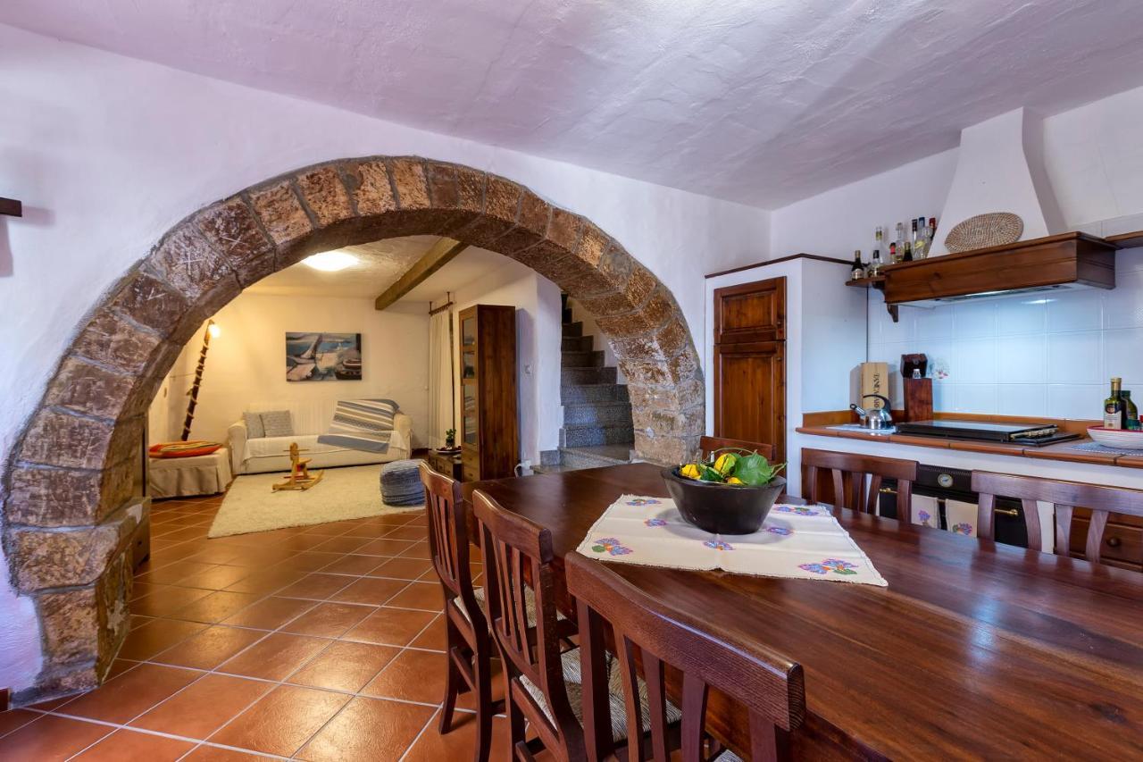 Esclusiva Dimora Storica Nel Cuore Del Borgo Medievale---- Exclusive Historical House Inside The Medieval Village カステルサルド エクステリア 写真