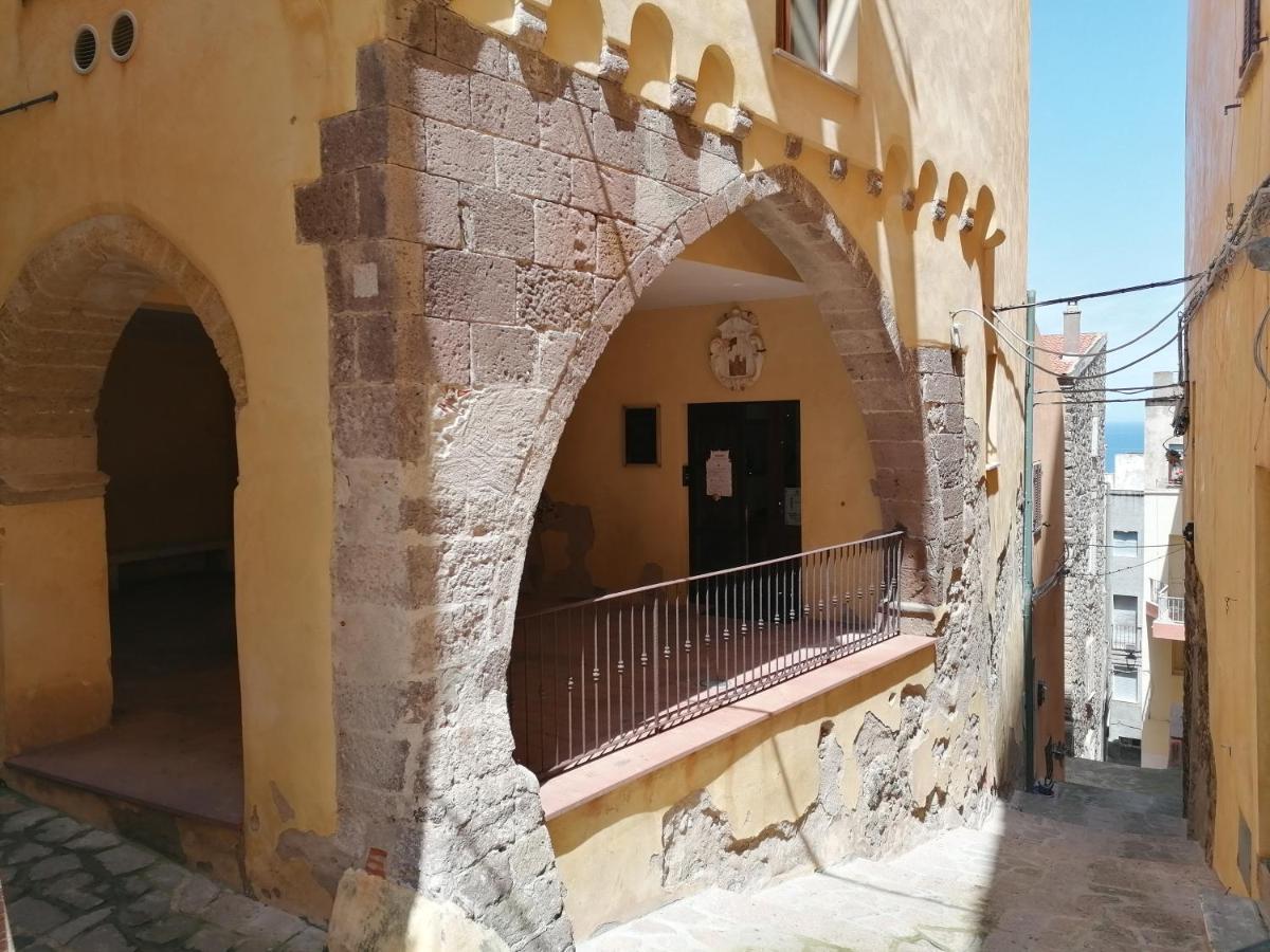 Esclusiva Dimora Storica Nel Cuore Del Borgo Medievale---- Exclusive Historical House Inside The Medieval Village カステルサルド エクステリア 写真